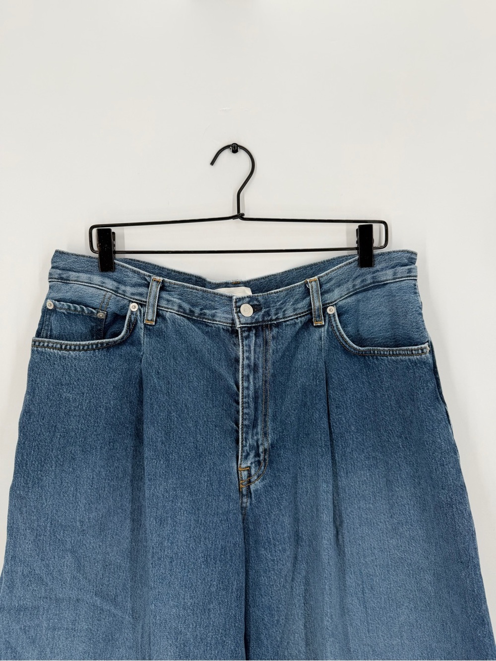 Cos Twine Barrel Leg Pleated Relaxed Fit Jeans In Washed Blue